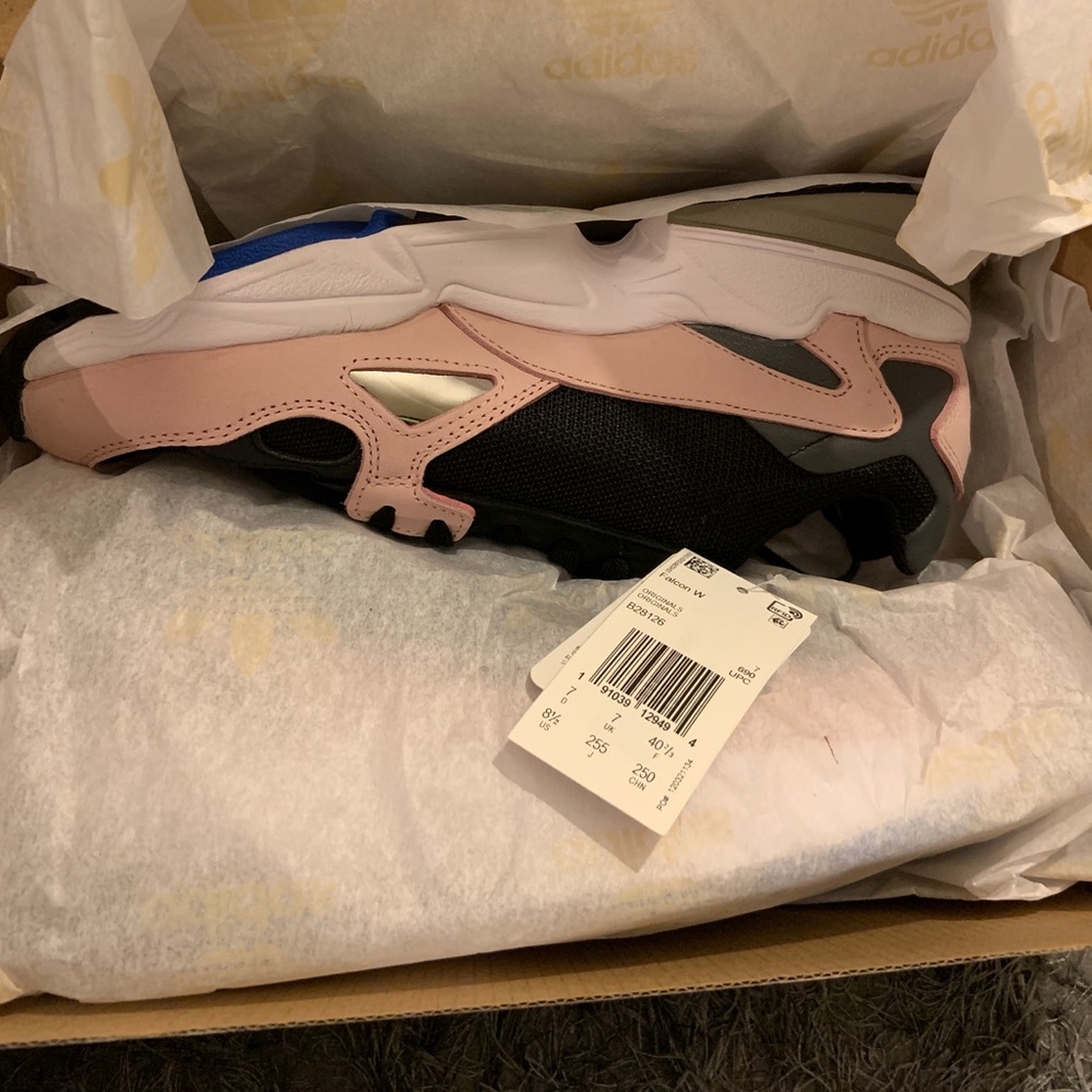 Adidas Falcon